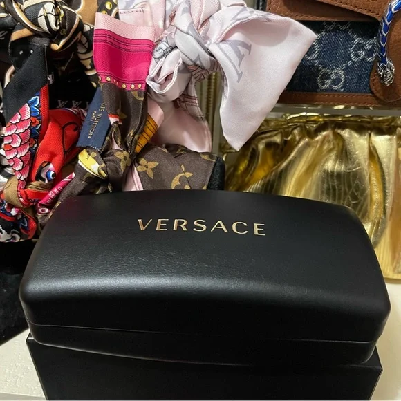 Versace Sunnies - Picture 3 of 3